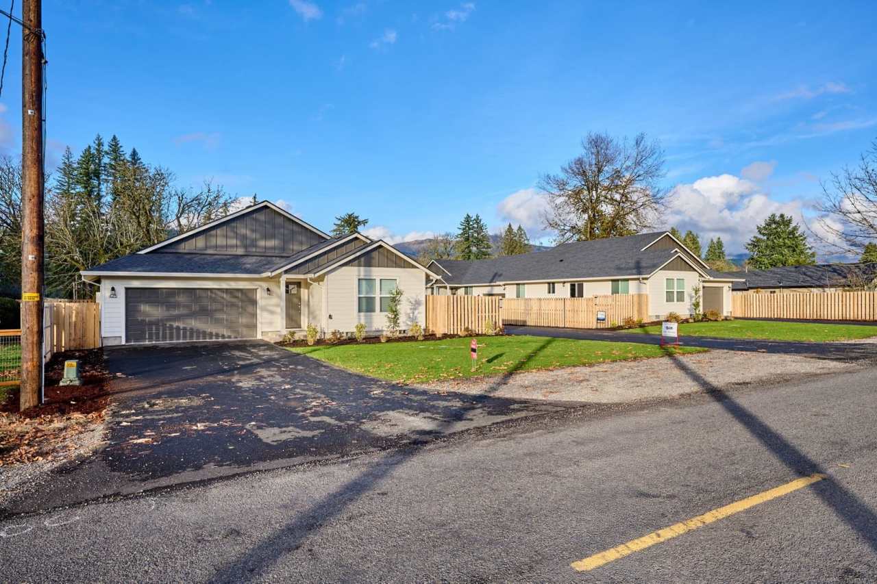 3Bedroom/2 Bathrooms new built in Mill City