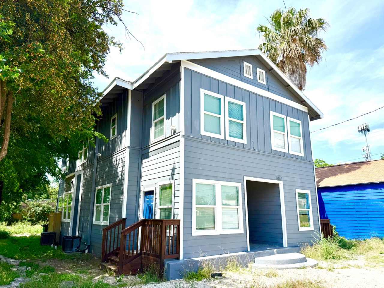 2422 West Commerce Street