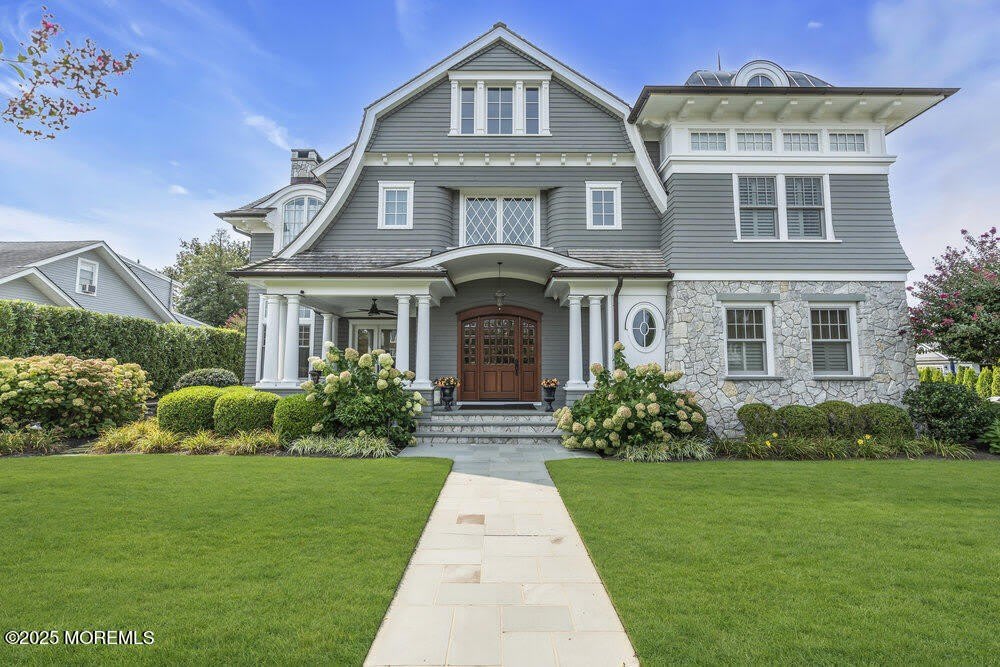 320 New York Boulevard