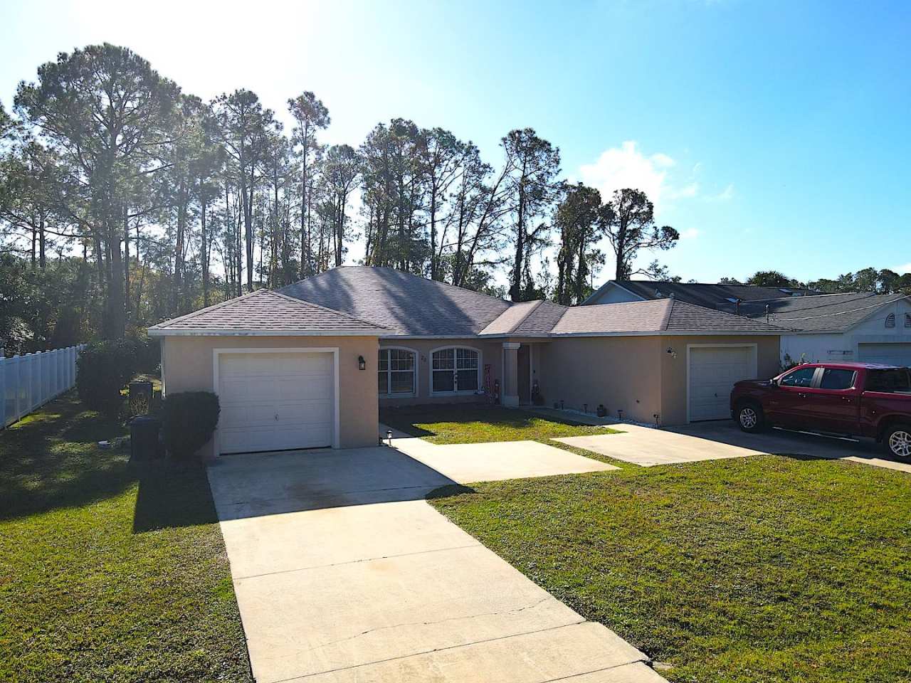 Roomy 3 bed 2 bath Duplex Home for Rent in Palm Coast!