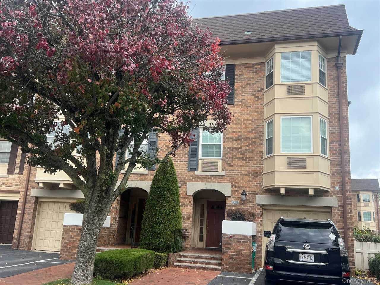 207-23 melissa Court