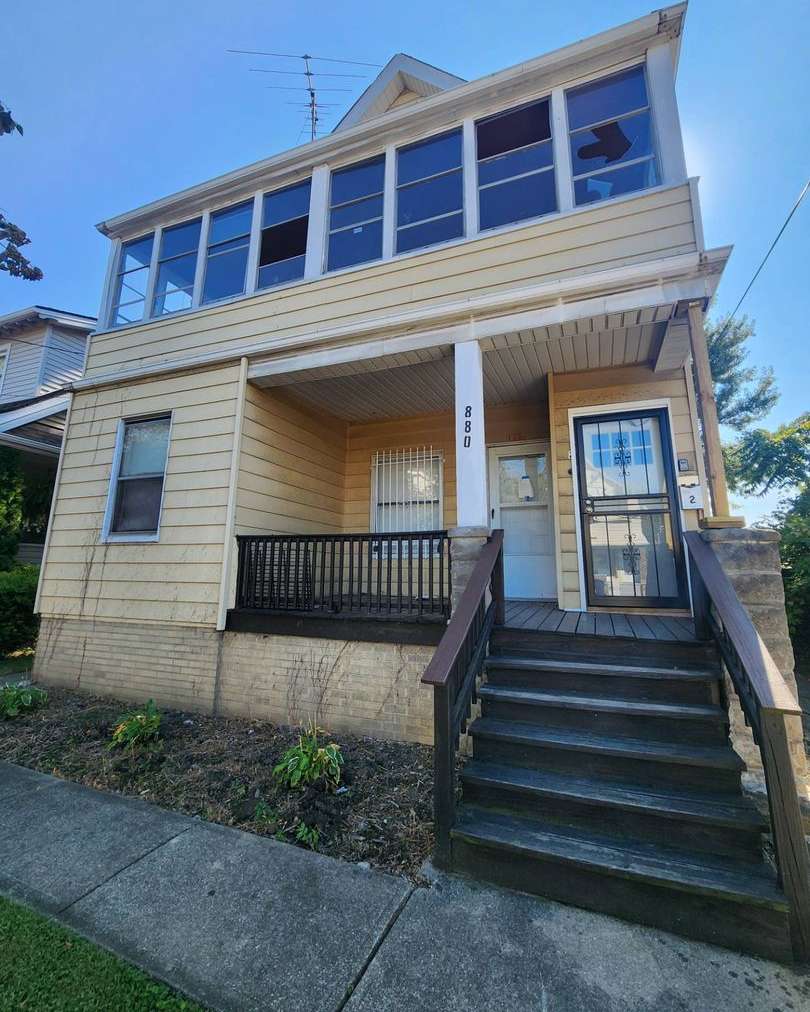 880 STEVENSON RD CLEVELAND, OH. 44110