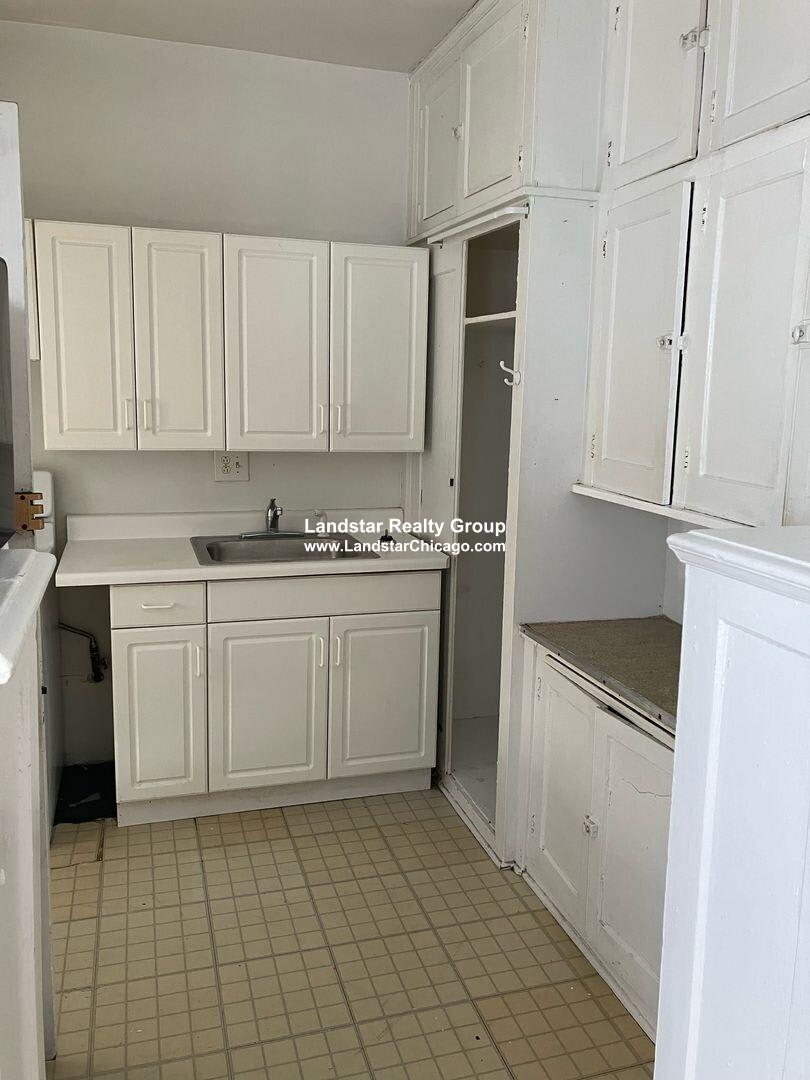 4402 North Winchester