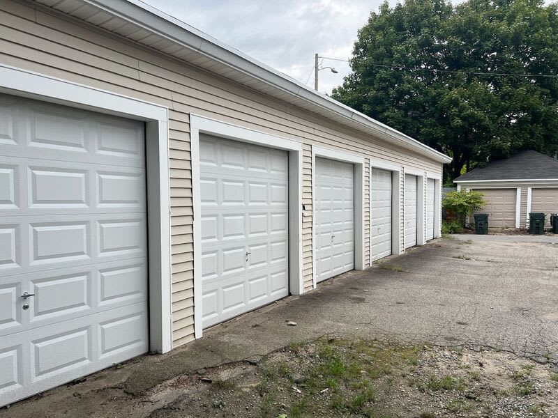 32 Morrison St. Garage Bay