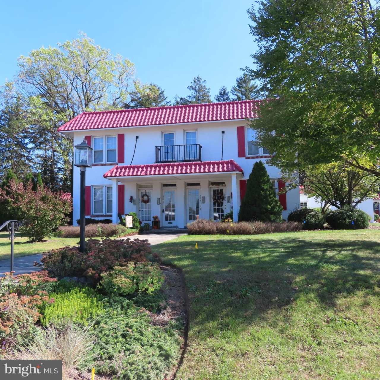 302 S COLDBROOK Avenue