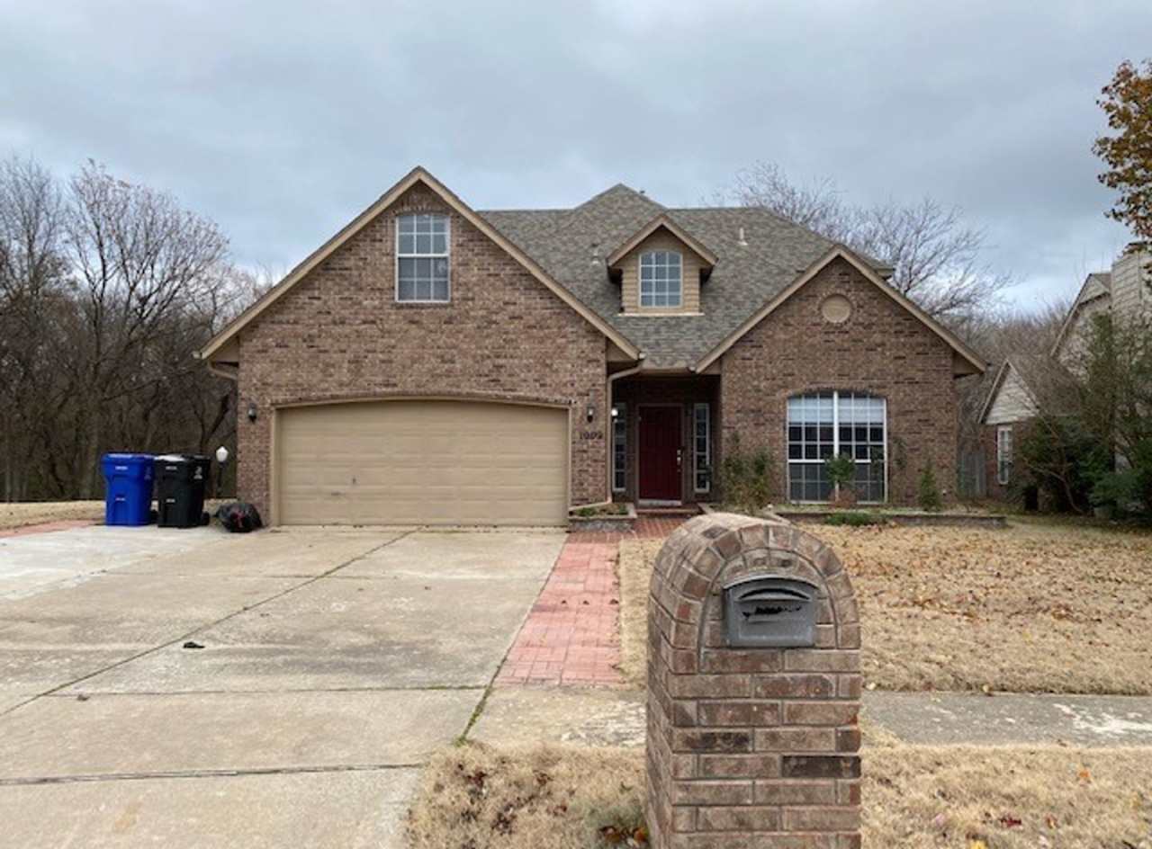 Two-Story Home, 4-5 bedrooms, 2.5 bathrooms, in Union Station – Backs to Neighborhood Park!