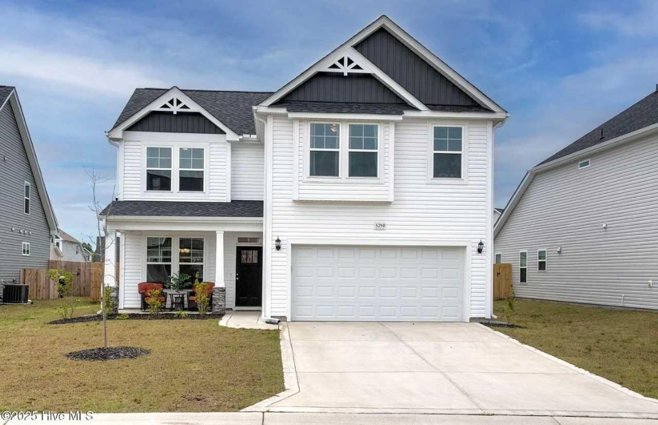 Single Family Home in Desirable Neighborhood