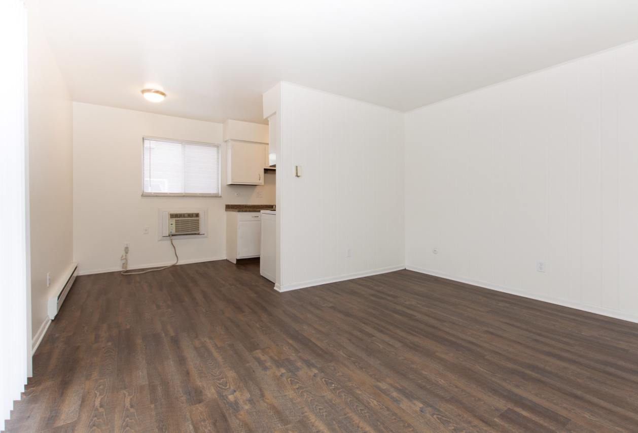 852 Continental Court - 1