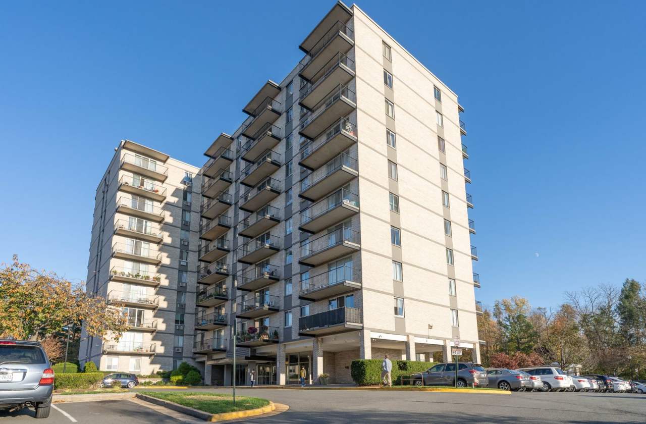 1 Bed 1 Bath Condo in Barcroft Hills