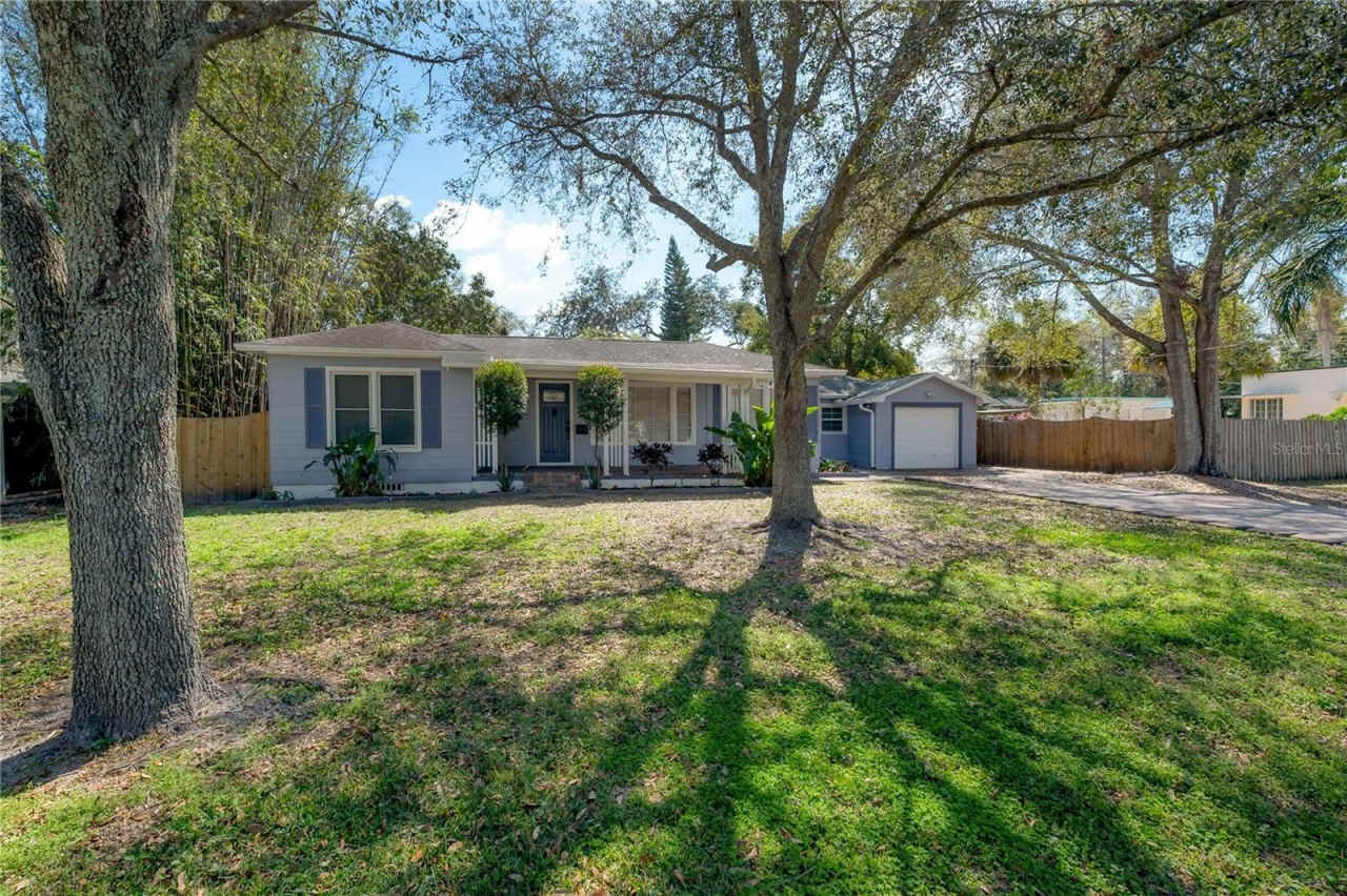 1303 E CLIFTON STREET