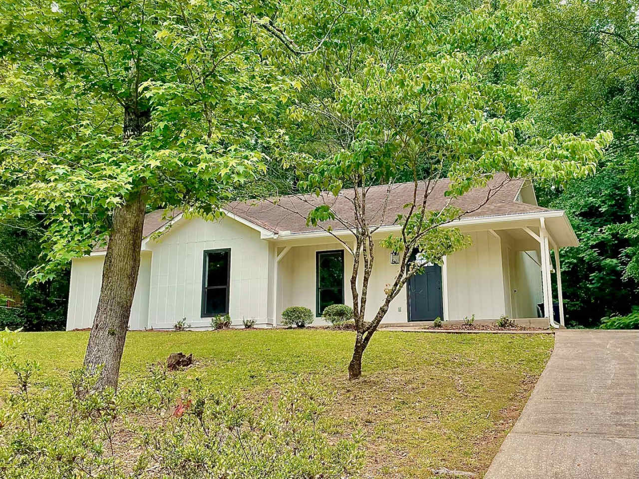 N Cedarbrook Bungalow