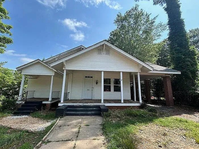 701 Elizabeth Street