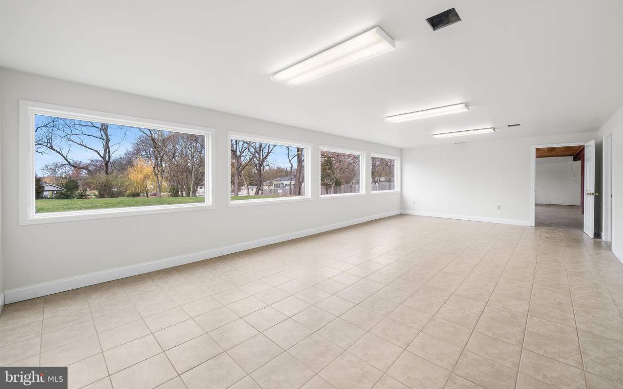 133 LEVEL Road unit: Basement