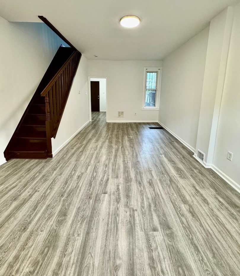 Spacious 3-Bedroom Home in Harrowgate — Available Now!