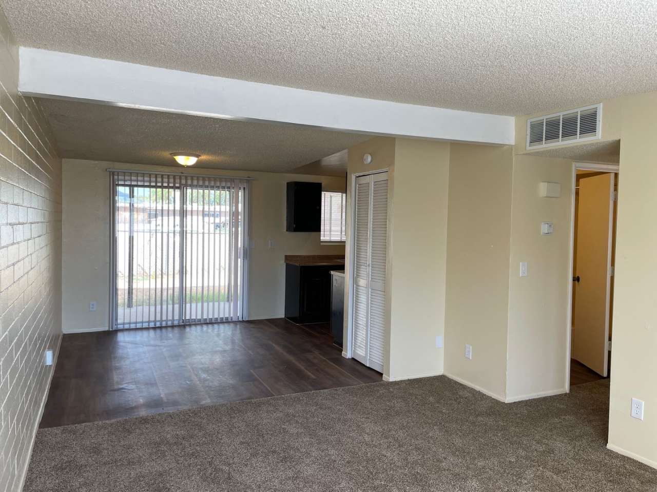 Charming 3Bdm 2Ba Single Story Townhome
