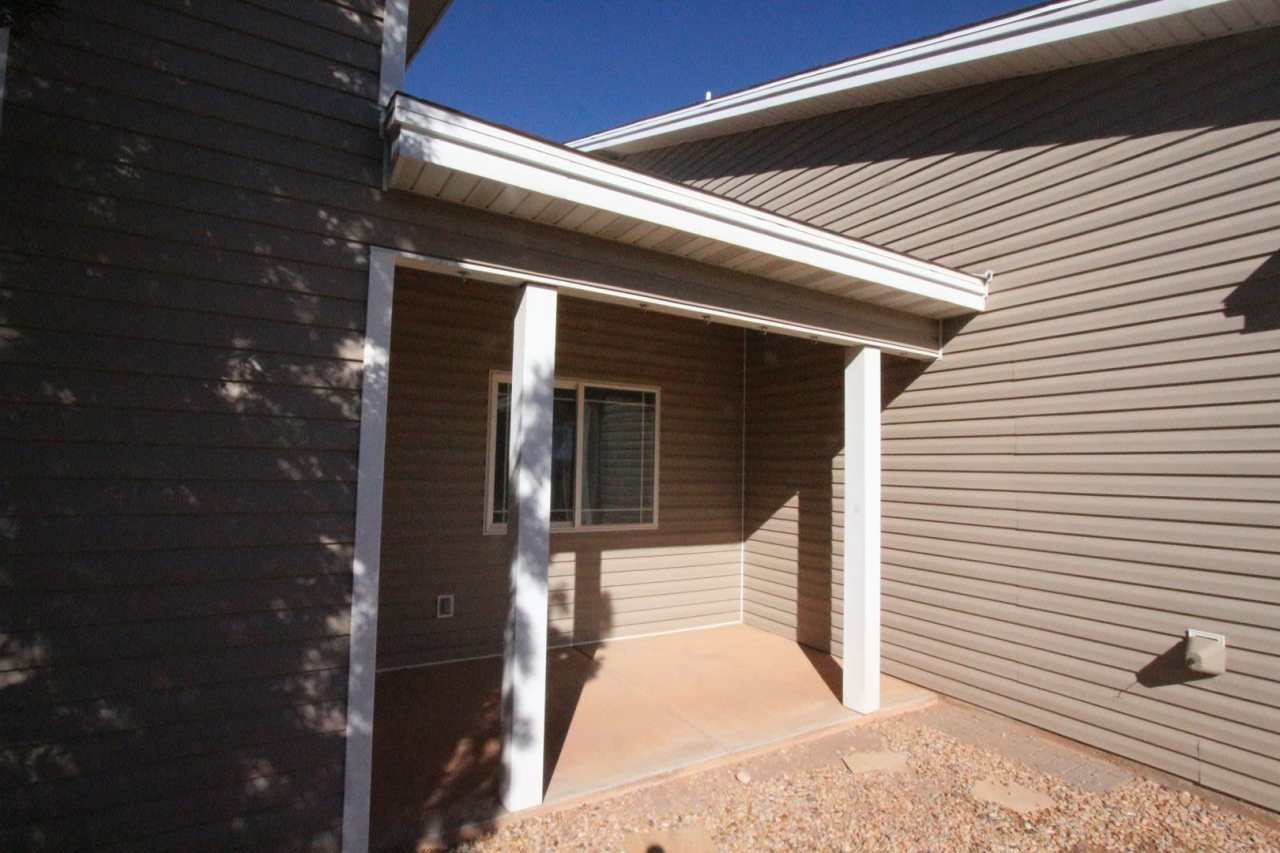 KNOLLWOOD TOWNHOME 3 Bed 2.5 Bath!