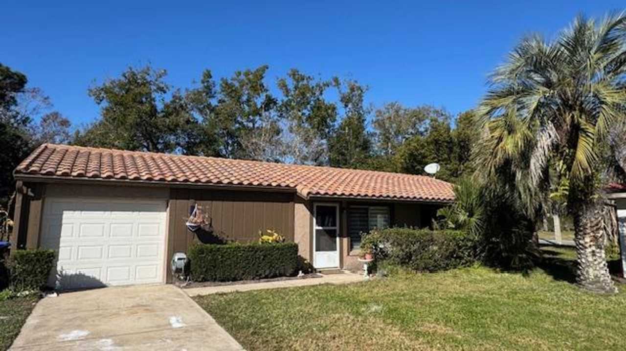 2 Bedroom to Bathroom Single Family Home with 1 Car Garage