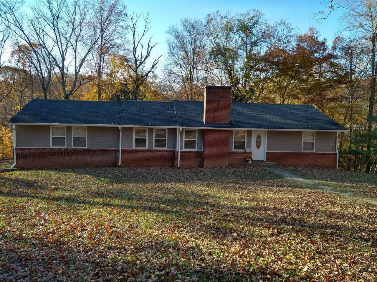Gorgeous private home in Altavista!