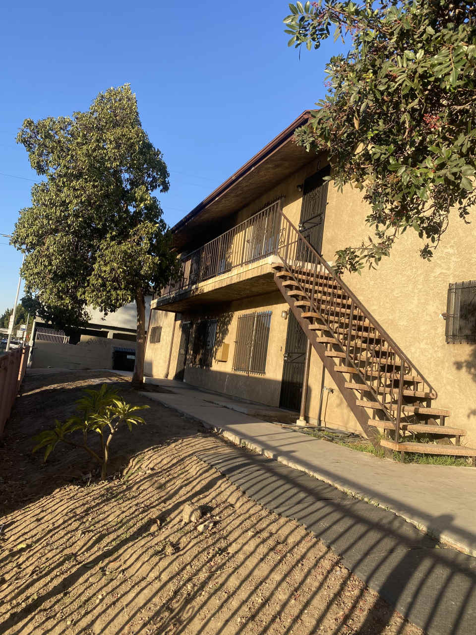 2458 S Normandie Ave