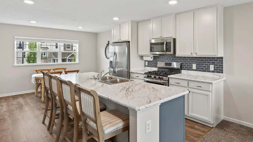 7546 Woods Edge Blvd