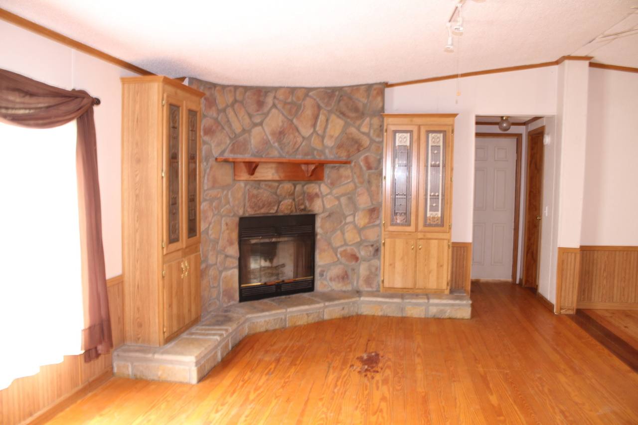 Very nice Double Wide with Hardwood Floors