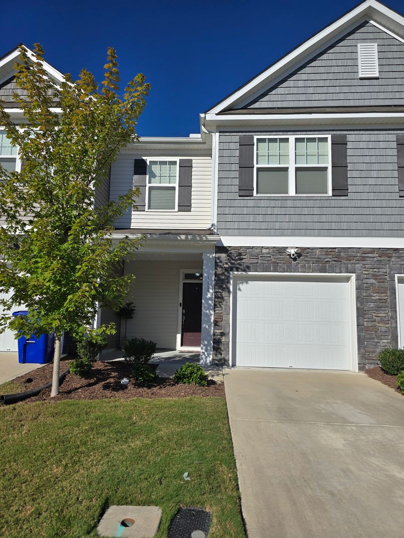 Modern 3-Bedroom Townhome in Copley Farms, East Durham