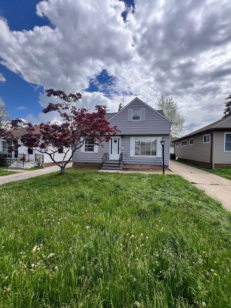 18400 Hazelwood Ave, Maple Heights, OH 44137 Rent: $1,495/month 3 Bedrooms | 1 Bathroom