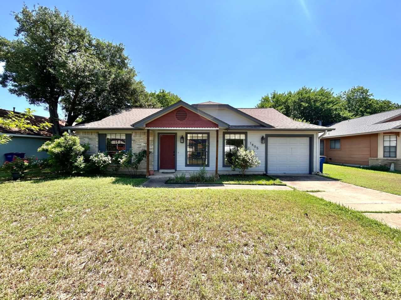 Nice  Cozy 2/BR 1/BA Home with Fenced Yard  Covered Patio!