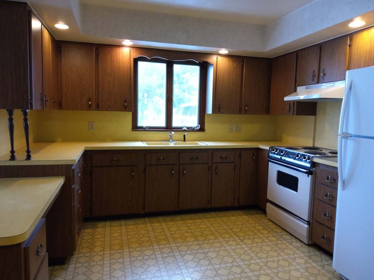 $200 OFF FIRST MONTH RENT -2 Bedroom 1 Bath Home in Middlebury!