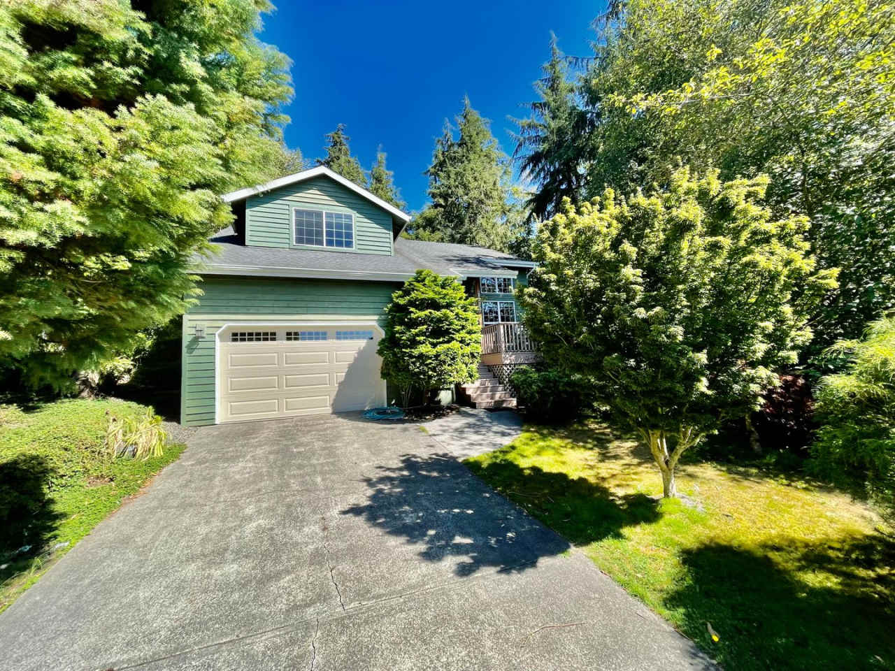 3 Bedroom, 1 Bonus office/craft Room and 2.5 Bath Home