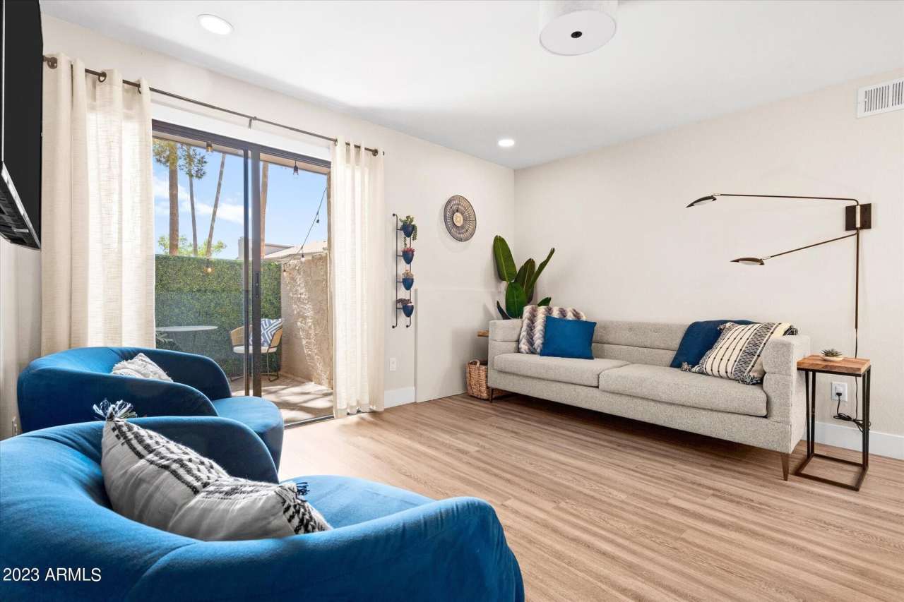 533 W GUADALUPE Road