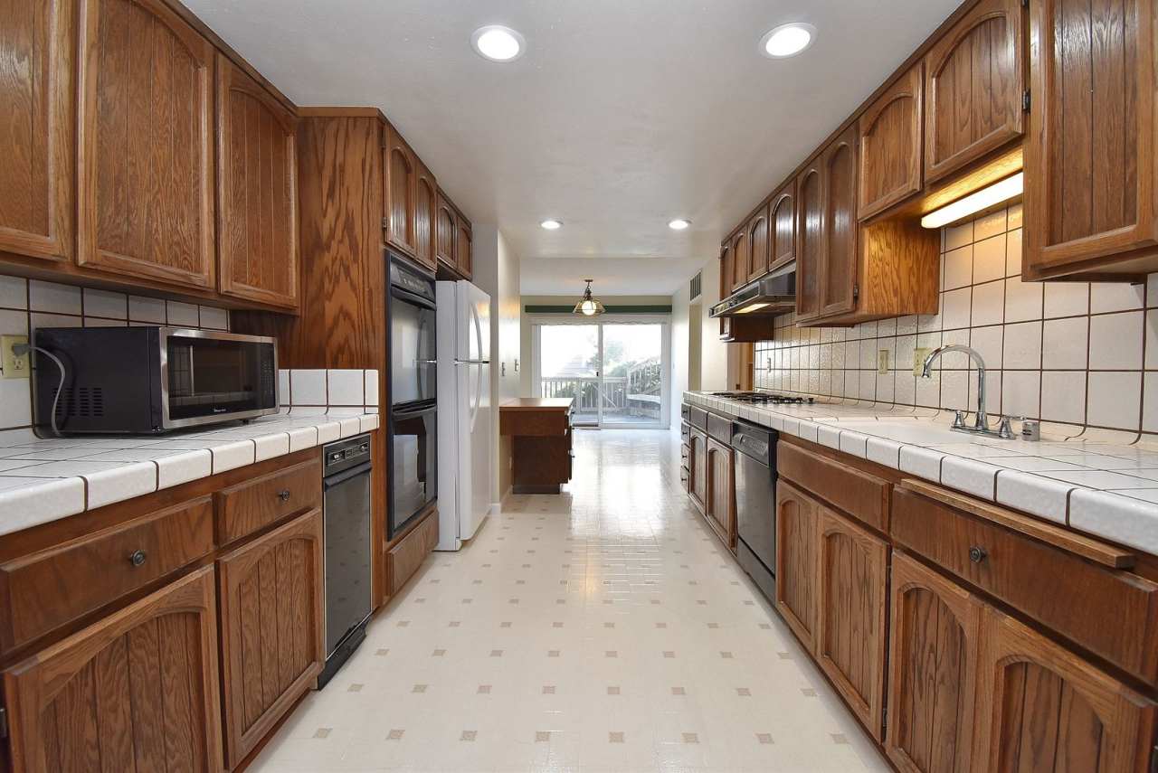 $4,095 / 4 BR -2754 SF - GORGEOUS, HUGE CASTRO VALLEY RENTAL