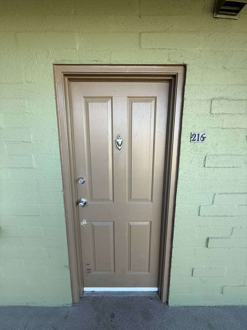 931 N Euclid Ave #216