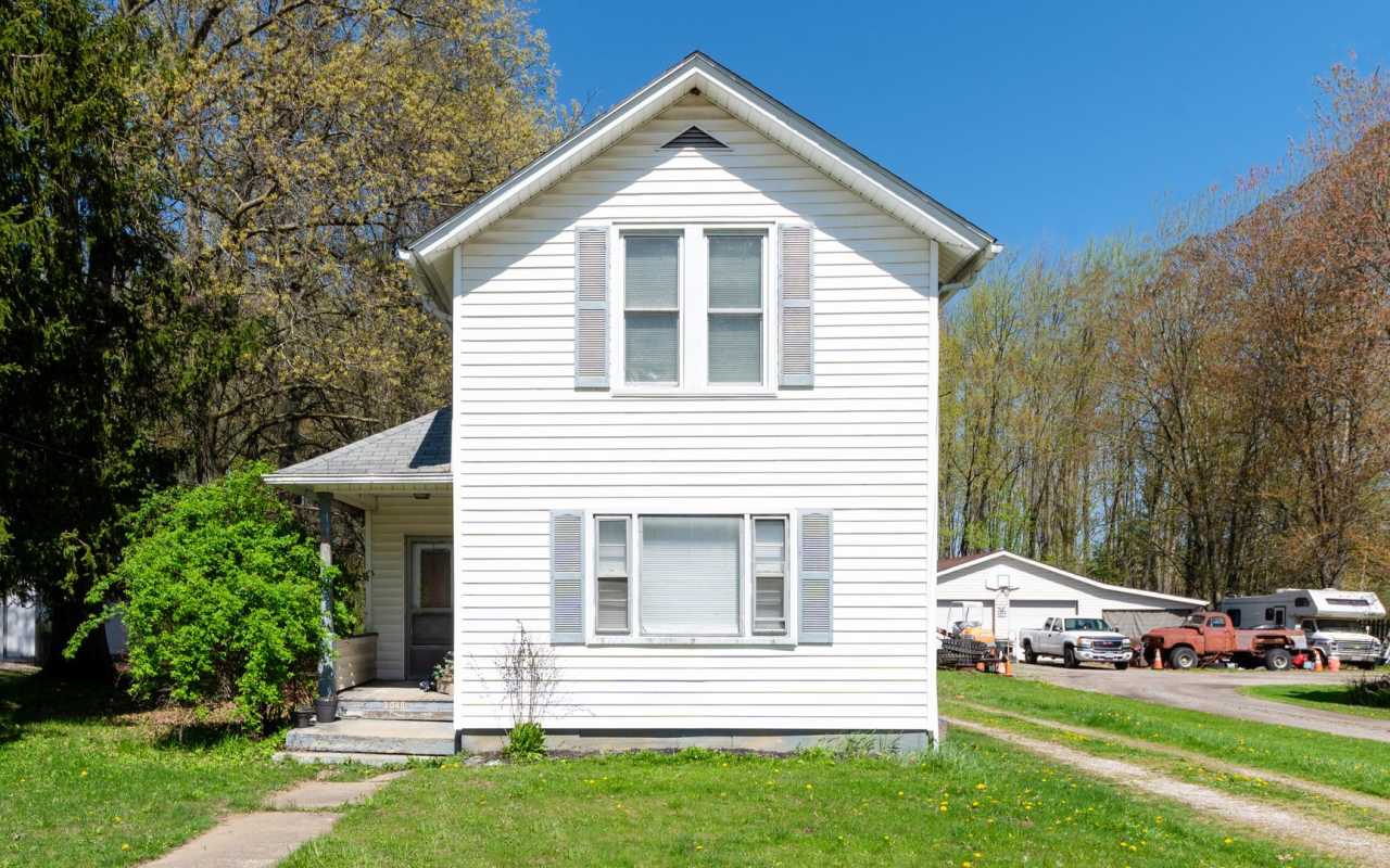 Charming 2-Bedroom Property in Prime Location