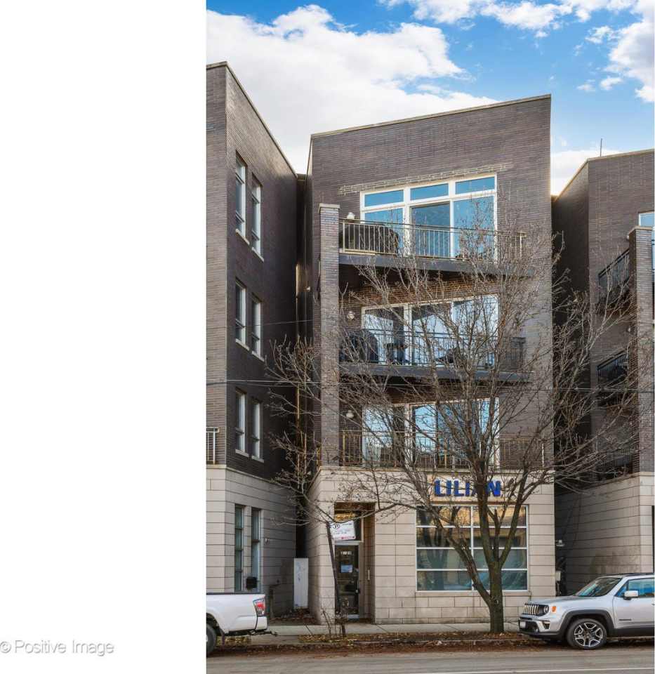 2623 W Chicago Avenue