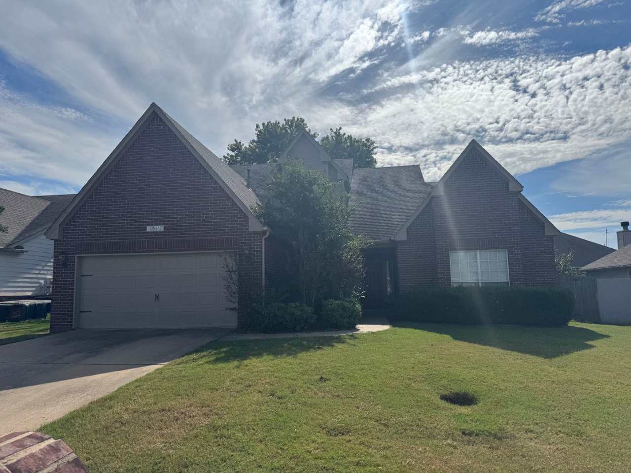 BIXBY - 4 Bedroom, 2.5 baths, 2 car garage - BIXBY