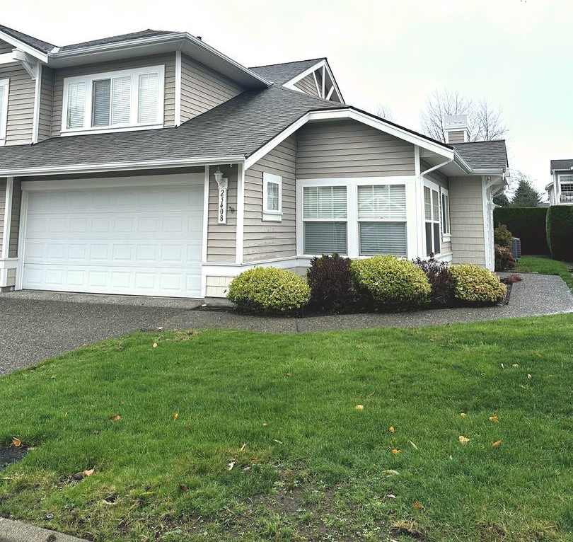 Elegant Gated Townhome with Main-Floor Primary Suite at Marina Pointe Kent