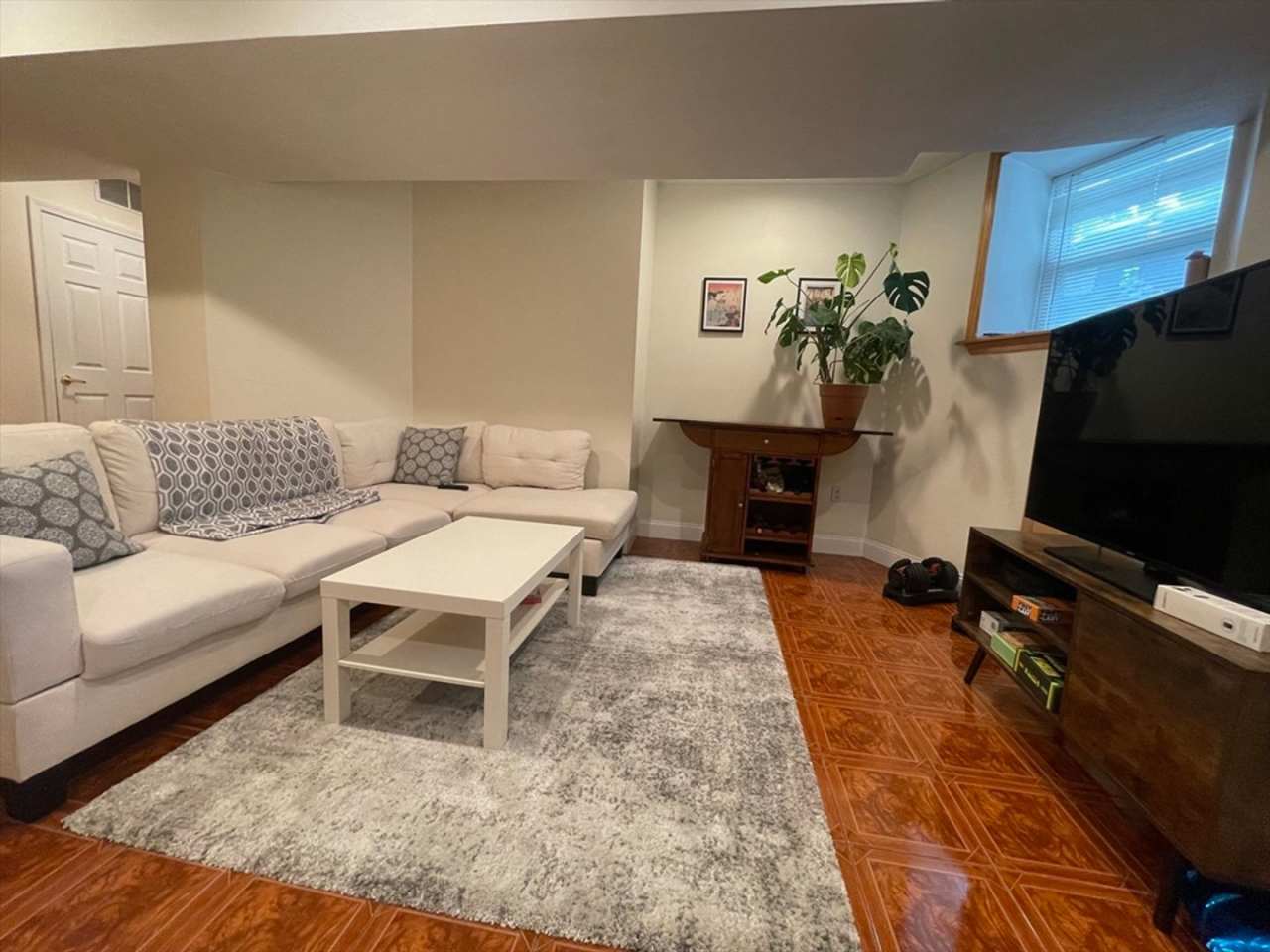 Brookline 4bed / 2bath no broker fee - $5500