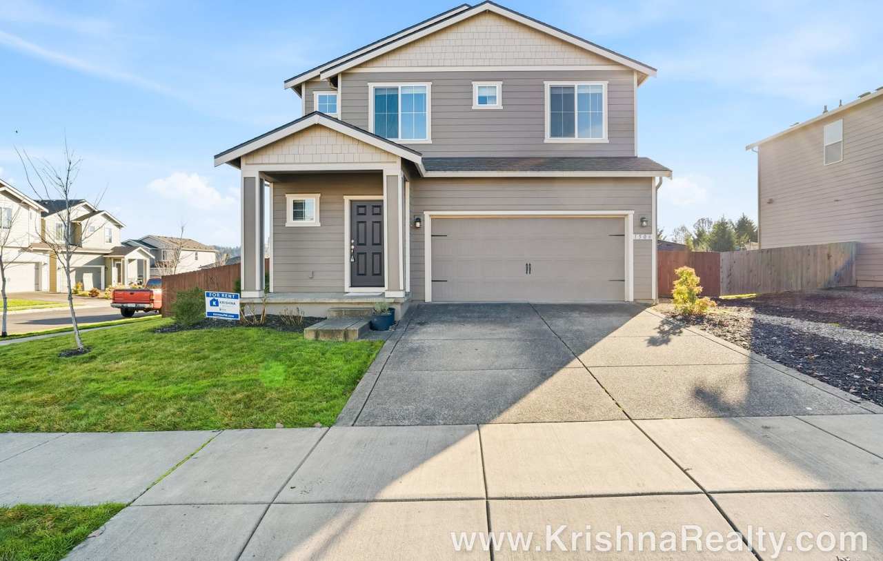 Lovely 5 BD | 3 BA | Loft | Main-Level Suite | 2,376 SF | Corner Lot | Riverside Estates