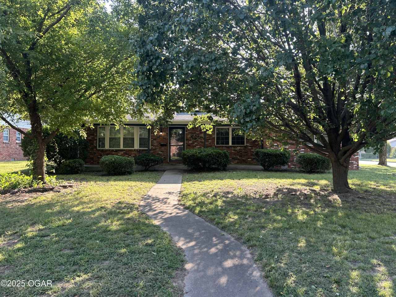 2729 S Illinois Avenue