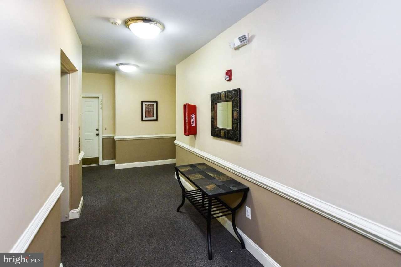 15616 EVERGLADE Lane unit: 201