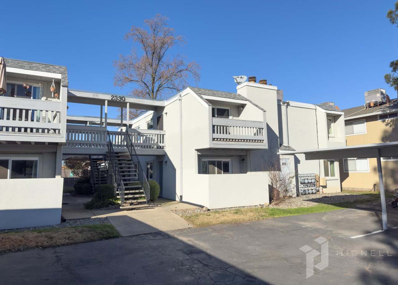 MOVE IN SPECIAL!!! $1000 OFF FIRST MONTH'S RENT! Sharp Chico Condo!