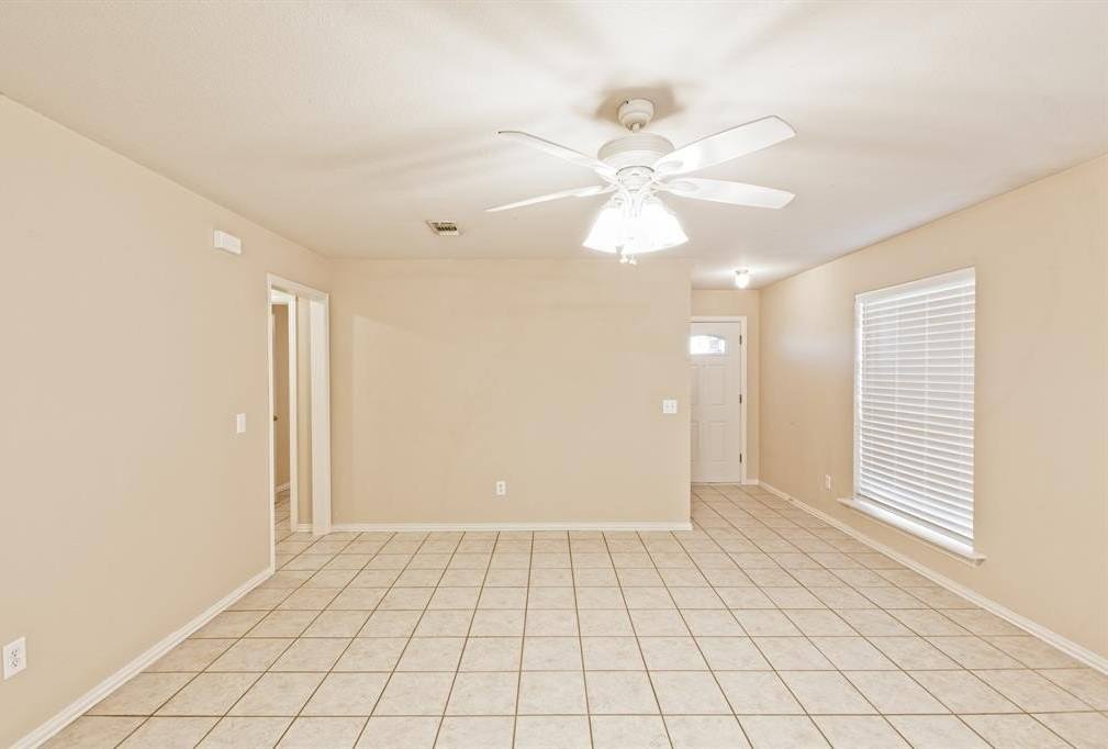 933 S Farmington Road