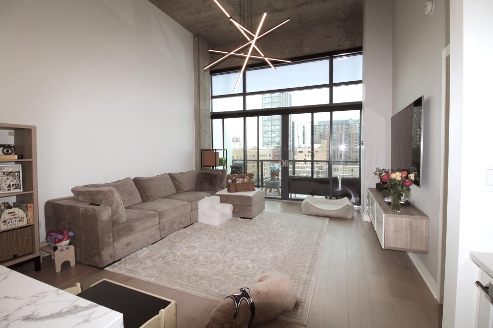 321 South Sangamon Street