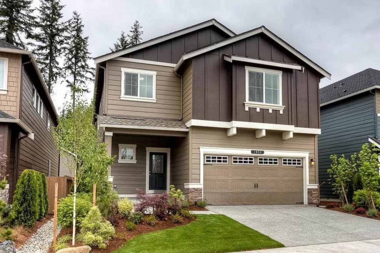 Beautiful Newer Puyallup Home You Will Not Want To Miss!