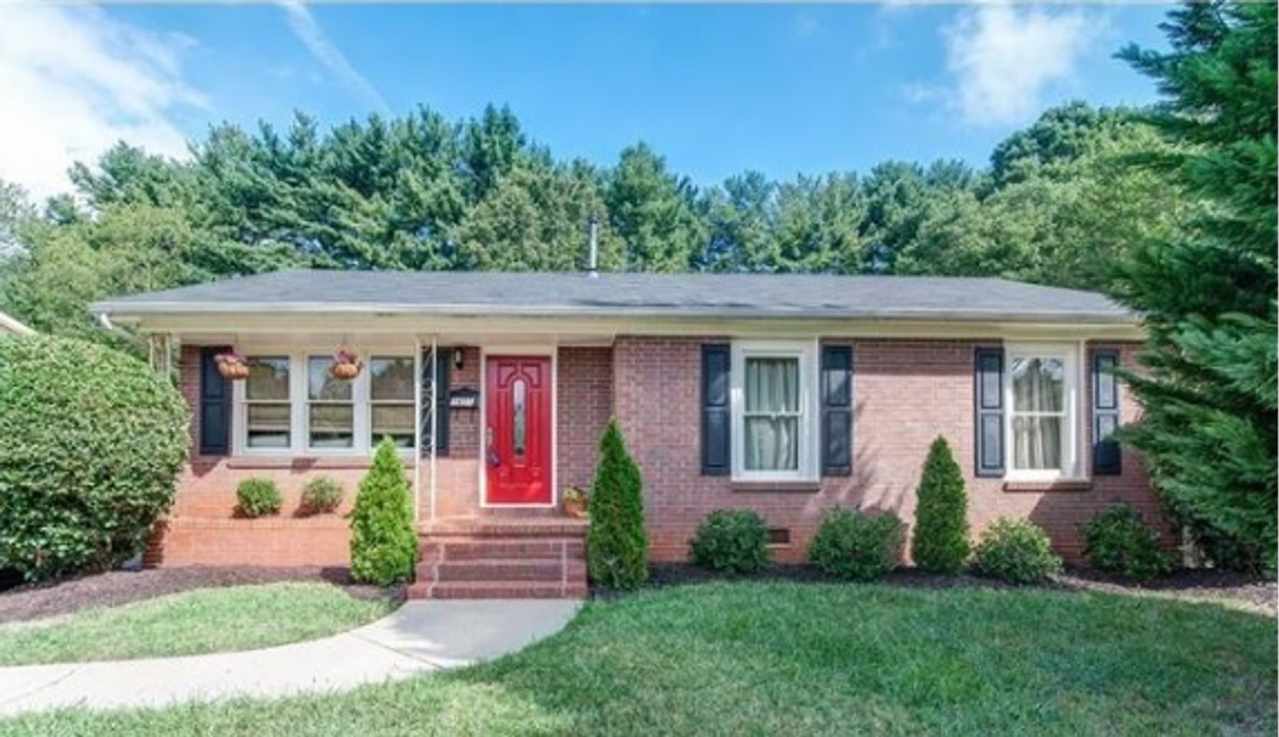 Updated 3 bedroom 2 bathroom ranch in Starbrook!