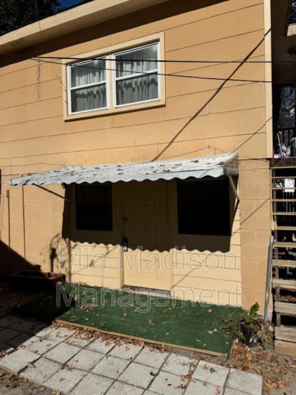 40 1/2 Wesley St Lower