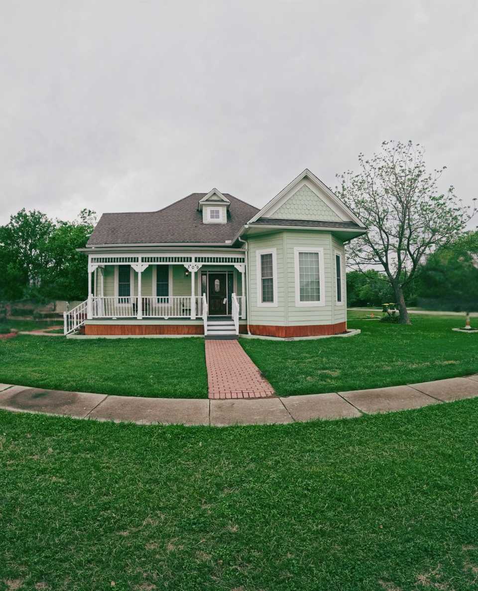 309 Lexington Street