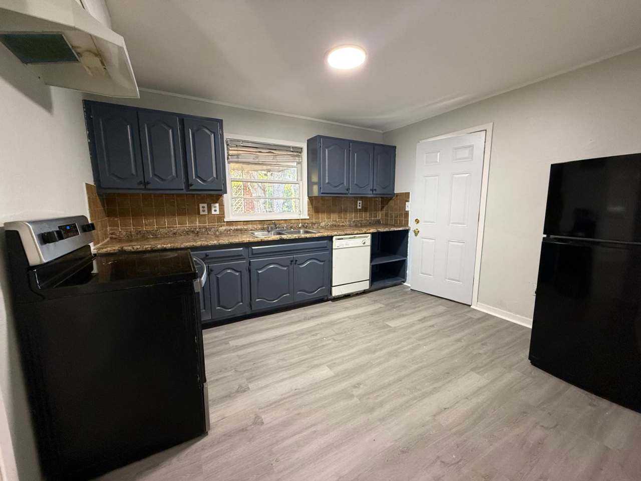 3415 Willow Lane Dr.