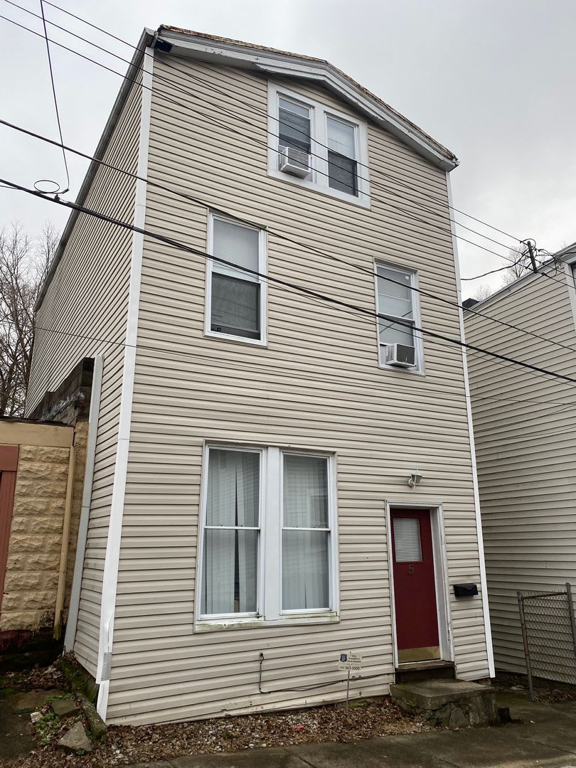 4 Bedroom House Located In Clifton Near UC's Campus